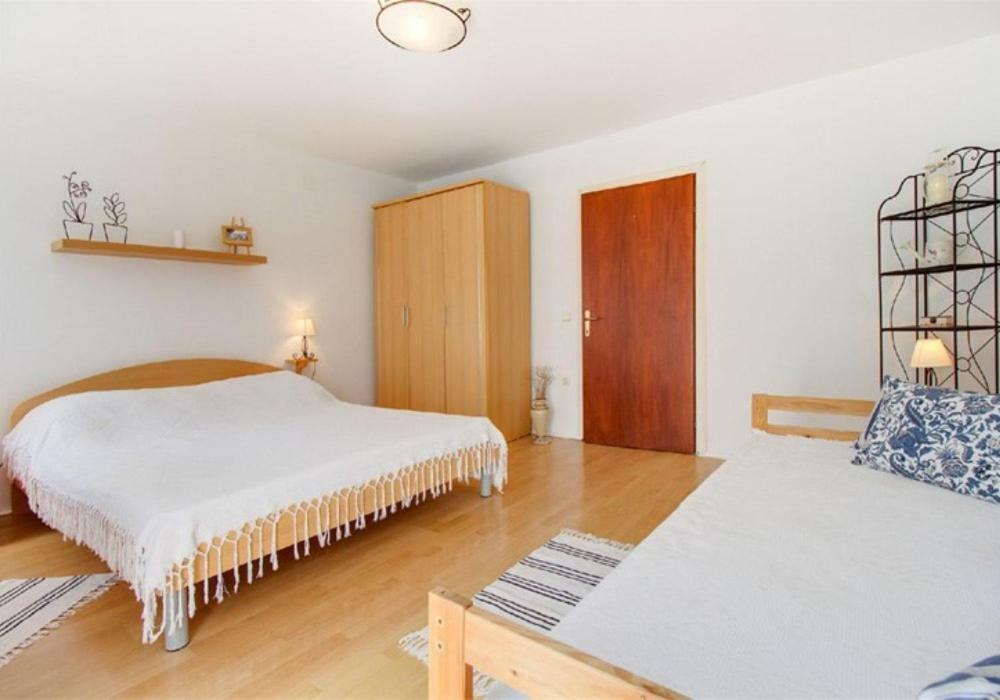 Apartments Jelena Veli Losinj Bagian luar foto