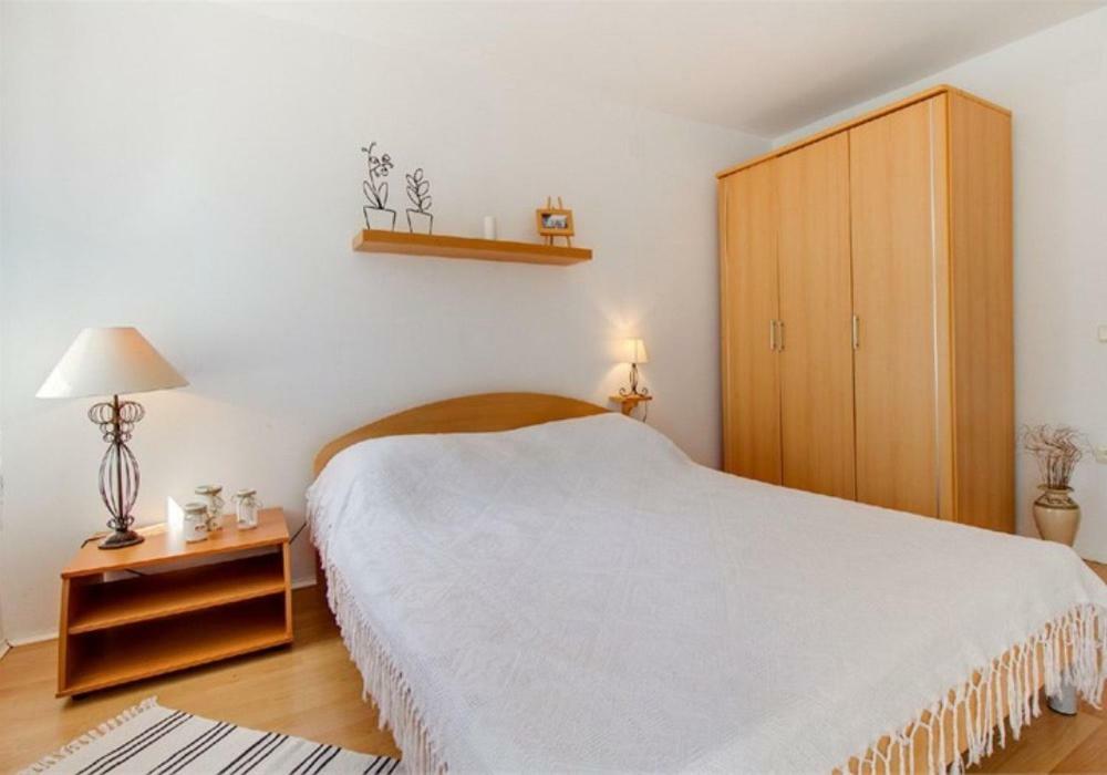Apartments Jelena Veli Losinj Bagian luar foto