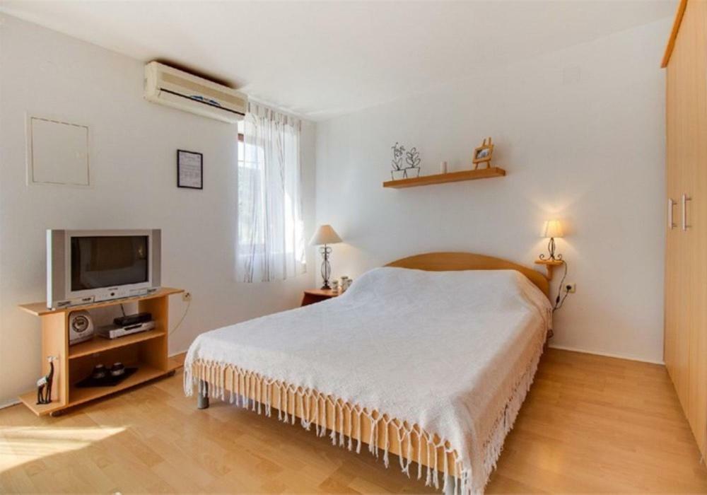 Apartments Jelena Veli Losinj Bagian luar foto